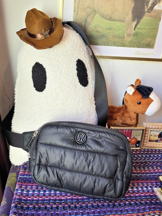 lululemon athletica Handbags - lululemon Everywhere Belt Bag Large 2L *Wunder Puff Black